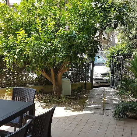 Makarska Con Giardino Privato Apartmán Roseto Degli Abruzzi