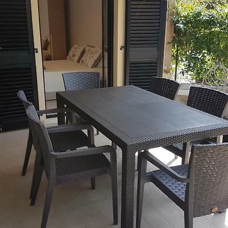 Makarska Con Giardino Privato * Roseto Degli Abruzzi