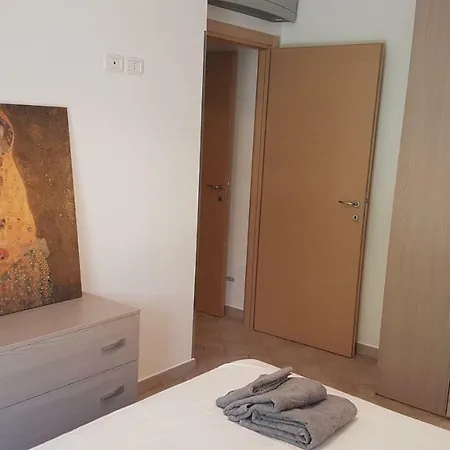 Makarska Con Giardino Privato Roseto Degli Abruzzi